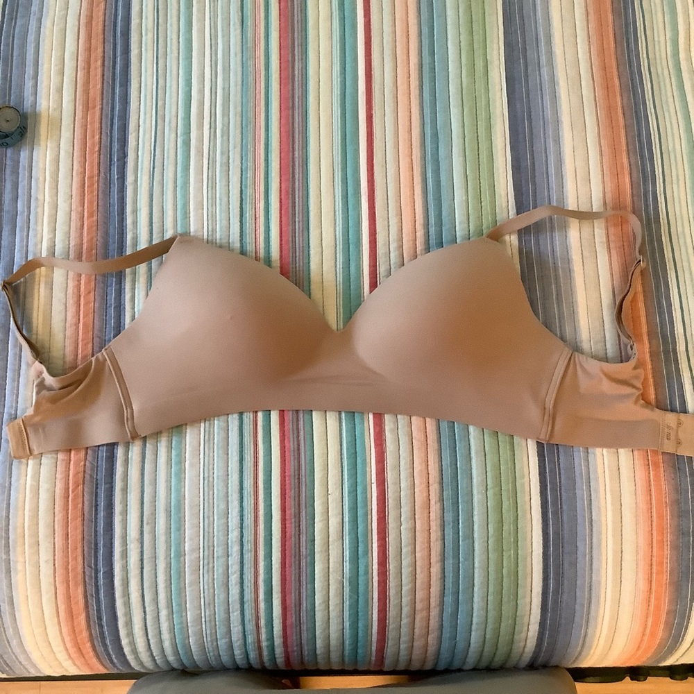 Soma Enbliss wire free bra Sz 32D